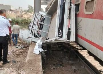 10 مشاهد من حادث قطار الإسكندرية- القاهرة في المنوفية: عربة خرجت عن القضبان 