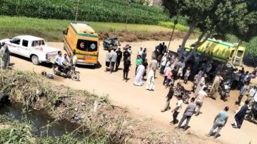 بالأسماء.. مصرع سيدة وإصابة 7 آخرين إثر انقلاب سيارة بترعة في المنوفية