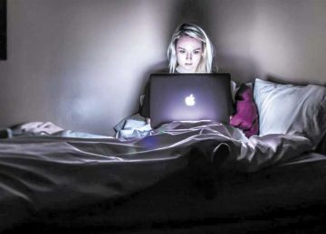 بيفكروا كتير بعد نصف الليل .. 5 أبراج بتحب السهر ليلا بيفكروا كتير بعد نصف الليل .. 5 أبراج بتحب السهر ليلا