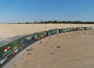 قافلة عاجلة من بيت الزكاة والصدقات محملة بآلاف الأطنان من المواد الغذائية في طريقها إلى غزة