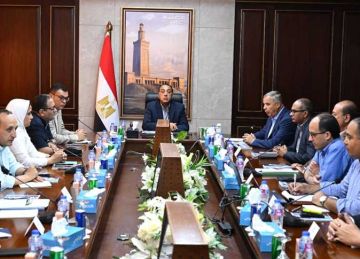 مدبولي يستعرض الموقف التنفيذي لأبرز المشروعات المنفذة والجارية بالإسكندرية