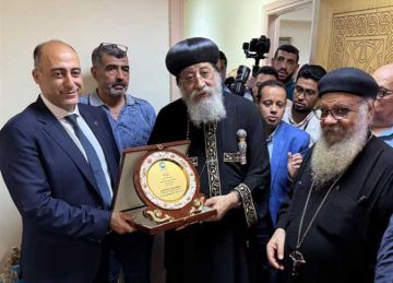 وفد برلماني يزور البابا تواضروس الثاني في كنيسة الملاك روفائيل بالإسكندرية (صور) وفد برلماني يزور البابا تواضروس الثاني في كنيسة الملاك روفائيل بالإسكندرية (صور)