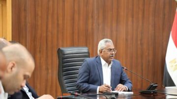 اجتماع موسع لبحث معوقات التقنين والتصالح في سفاجا والقصير