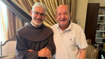 عمرو عبد العزيز ناعيا لطفي لبيب: كده يا أبو ضحكة حلوة تمشي فجأة