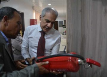 لمراجعة أجهزة الإنذار الحراري.. رئيس جامعة أسوان يتفقد جاهزية نظم التأمين وكفاءة معدات الإطفاء لمراجعة أجهزة الإنذار الحراري.. رئيس جامعة أسوان يتفقد جاهزية نظم التأمين وكفاءة معدات الإطفاء