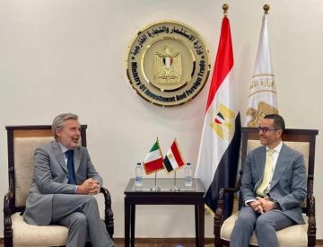 وزير الاستثمار والتجارة الخارجية يلتقى سفير دولة إيطاليا بالقاهرة لبحث سبل تعزيز العلاقات الاقتصادية بين البلدين