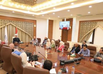 المفتي: التغطية الإعلامية للقضايا الدينية لها أثر كبير في مواجهة الشائعات