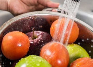 مهمة لتفادي الأمراض.. الطريقة الصحيحة لتنظيف الفواكه والخضروات من الجراثيم والمبيدات