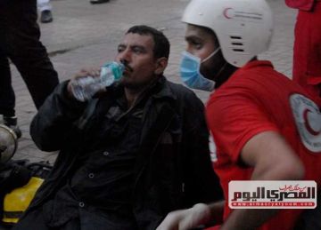 الدخان كان بيخنقنا واحنا على السلالم .. رجال الحماية المدنية في مواجهة 24 ساعة نار بحريق سنترال رمسيس الدخان كان بيخنقنا واحنا على السلالم .. رجال الحماية المدنية في مواجهة 24 ساعة نار بحريق سنترال رمسيس