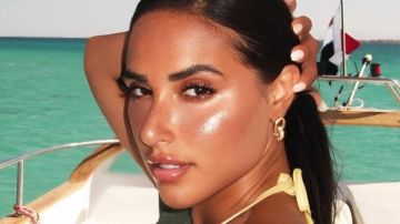 تان وتاتو.. آية سماحة تخطف الأنظار بإطلالتها الصيفية