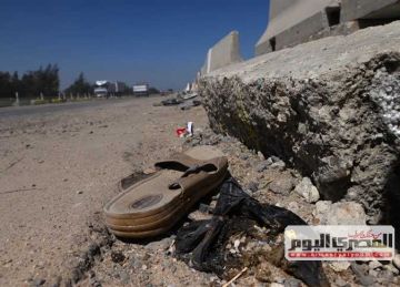  شنط مدرسة وجراب موبايل .. آخر ما تبقى من ضحايا حادث الطريق الإقليمي (صور)