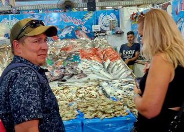 محافظ البحر الأحمر يشكل لجنة لحماية الثروات البحرية والأسماك النادرة