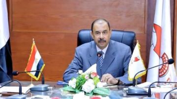 محافظ سوهاج يستمع لشكاوى وطلبات المواطنين ويوجه بحلها