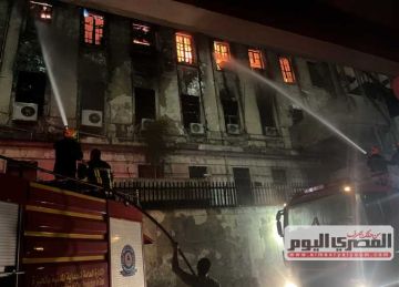  مشاهد مرعبة .. استمرار اشتعال النيران في سنترال رمسيس واللهب يزحف نحو المباني الجانبية (صور وتفاصيل كاملة)