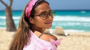 نيللي كريم تتألق في إطلالة صيفية مبهجة.. شاهد