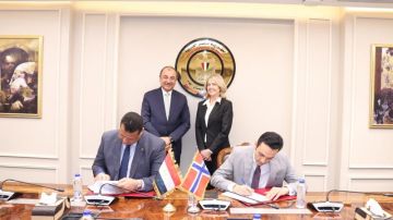 توقيع اتفاق بين مصر للألومنيوم و سكاتك المنفذة للمحطة الشمسية لمجمع الألومنيوم بنجع حمادي