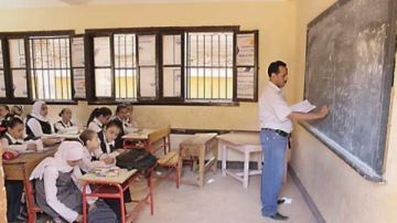 حالات مد الخدمة لأي من شاغلي وظائف أعضاء هيئة التعليم القائمين بأعمال التدريس حالات مد الخدمة لأي من شاغلي وظائف أعضاء هيئة التعليم القائمين بأعمال التدريس