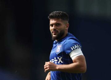 سام مرسي يودع إيبسويتش تاون بكلمات مؤثرة