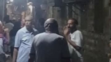 إخلاء عقار من السكان بعد انهيار أجزاء منه بالسيدة زينب.. صور