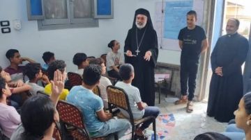 الأنبا باسيليوس يتفقد مؤتمر المرحلة الإعدادية لكنيستي القديسة تريزا والسيدة العذراء بالحواصلية الأنبا باسيليوس يتفقد مؤتمر المرحلة الإعدادية لكنيستي القديسة تريزا والسيدة العذراء بالحواصلية