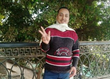 العثور على جثمان شاب لقى مصرعه غرقا فى نهر النيل بمنيل شيحة.. والنيابة تصرح بالدفن العثور على جثمان شاب لقى مصرعه غرقا فى نهر النيل بمنيل شيحة.. والنيابة تصرح بالدفن