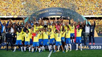 بالأسماء.. صن داونز يطيح بـ 5 لاعبين خارج الفريق