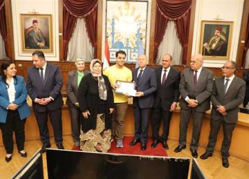 تكريم 30 طالبا من أوائل الثانوية العامة في القاهرة بديوان عام المحافظة