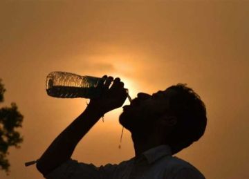 في الطقس الحار.. الصحة توضح 5 خطوات للوقاية من ضربات الشمس والإجهاد الحراري