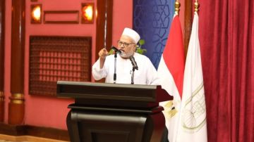 إبراهيم الهدهد: الأزهر الشريف هو حامل ميراث النبوة ويستظل بأنوار الوحي إبراهيم الهدهد: الأزهر الشريف هو حامل ميراث النبوة ويستظل بأنوار الوحي