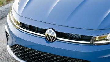 بسبب ترامب.. فولكس فاجن تسجل خسائر بقيمة 1.5 مليار دولار بسبب ترامب.. فولكس فاجن تسجل خسائر بقيمة 1.5 مليار دولار