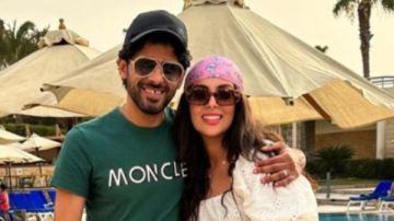 زوجة حمدي الميرغني تثير الجدل بإطلالة لافتة