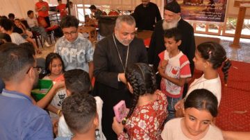 الأنبا عمانوئيل يترأس المؤتمر الصيفي الإيبارشي للمرحلة الابتدائية بالغردقة الأنبا عمانوئيل يترأس المؤتمر الصيفي الإيبارشي للمرحلة الابتدائية بالغردقة