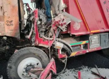 الدفع بـ20 سيارة إسعاف لنقل مصابي حادث تصادم أتوبيس وسيارة نقل بالبحر الأحمر الدفع بـ20 سيارة إسعاف لنقل مصابي حادث تصادم أتوبيس وسيارة نقل بالبحر الأحمر