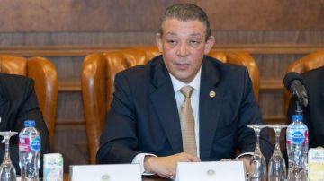 الشعب الجمهوري يراجع رؤيته الانتخابية ويعلن أسماء مرشحيه لانتخابات الشيوخ الشعب الجمهوري يراجع رؤيته الانتخابية ويعلن أسماء مرشحيه لانتخابات الشيوخ