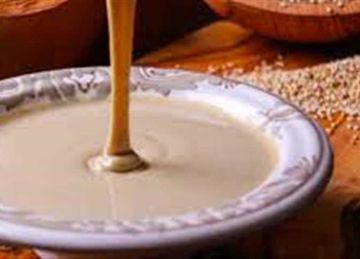  كنز صحي في مطبخك .. خبيرة تغذية توضح فوائد الطحينة بالعسل الأسود 