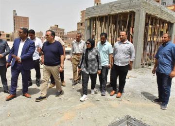 نقل الباعة الجائلين إلى مشروع السوق الحضاري بـ أبنوب في أسيوط بعد انتهاء تنفيذه