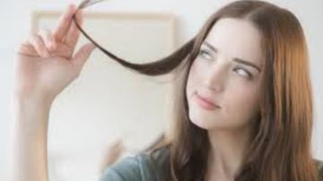 لإعادة الكثافة واللمعان.. 5 وصفات طبيعية لملء فراغات الشعر