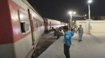 شاهد .. خروج قطار خط السنطة ـ طنطا عن القضبان دون إصابات