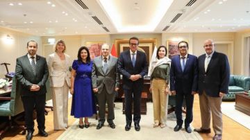 وفد من الصحة العالمية يلتقي عبدالغفار لتجديد الاعتماد الدولي لهيئة الدواء المصرية