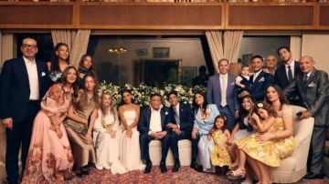 يسرا تحتفل بظهور الزعيم في فرح حفيده: مبروك لحبيبي الكبير والعظيم عادل إمام 