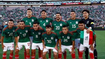 المكسيك تتوج ببطولة الكونكاكاف الذهبية بالفوز على أمريكا 2-1 المكسيك تتوج ببطولة الكونكاكاف الذهبية بالفوز على أمريكا 2-1