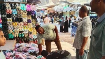 حملات مكثفة لرفع الإشغالات بشوارع المنيا.. وتحرير 273 محضرا متنوعا حملات مكثفة لرفع الإشغالات بشوارع المنيا.. وتحرير 273 محضرا متنوعا