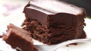 مثالية وهشة .. طريقة عمل كيك الشوكولاتة اللذيذة
