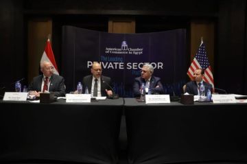 تحت رعاية الغرفة التجارية الأمريكية بمصر.. وزير العمل يفتتح ورشة عمل للتوعية بقانون العمل الجديد