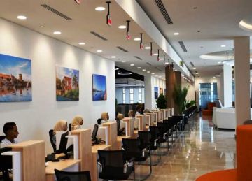 توفير خدمات الأحوال المدنية في مركز خدمات مصر بـ أسوان.. وزيادة عدد العاملين لمنع الزحام توفير خدمات الأحوال المدنية في مركز خدمات مصر بـ أسوان.. وزيادة عدد العاملين لمنع الزحام