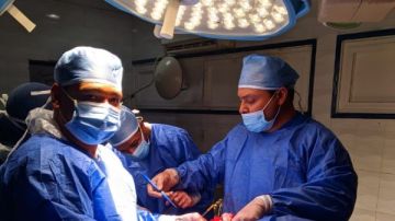 نشرت بدوريات علمية دولية.. مستشفى قنا العام ينفذ عمليات جراحية دقيقة ونادرة