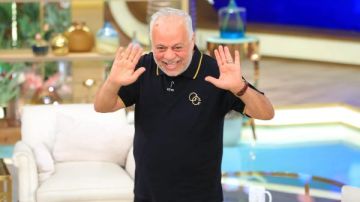 أشرف زكي ومواهب المعهد العالي للفنون المسرحية ضيوف معكم منى الشاذلي.. الخميس