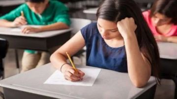 الموهبة وحدها لا تكفي.. عميد فنون جميلة يكشف أسرار النجاح باختبارات القدرات