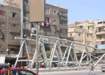 بالتنسيق مع إدارة المرور.. محافظ القليوبية: تركيب كوبري المشاة الجديد بمحور العصار بشبرا بعد منتصف الليل