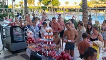 توافد كبير على مطار مرسى علم.. 6 آلاف سائح يصلون اليوم عبر 36 رحلة دولية